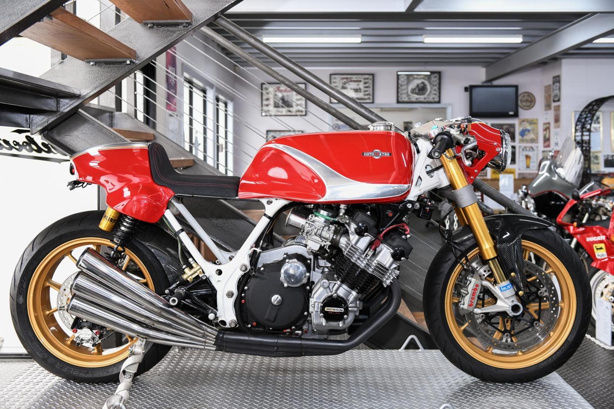 Powerhouse Hotel Tamworth By Rydges Exterior foto Honda CBX400F